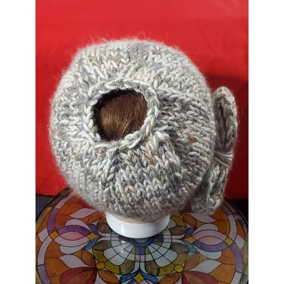 C. C Sek(Handmade)Mixed Lot Of 2 Knit Winter Pom Pom Bow Knit Hats Ponytail Hole - Picture 15 of 16